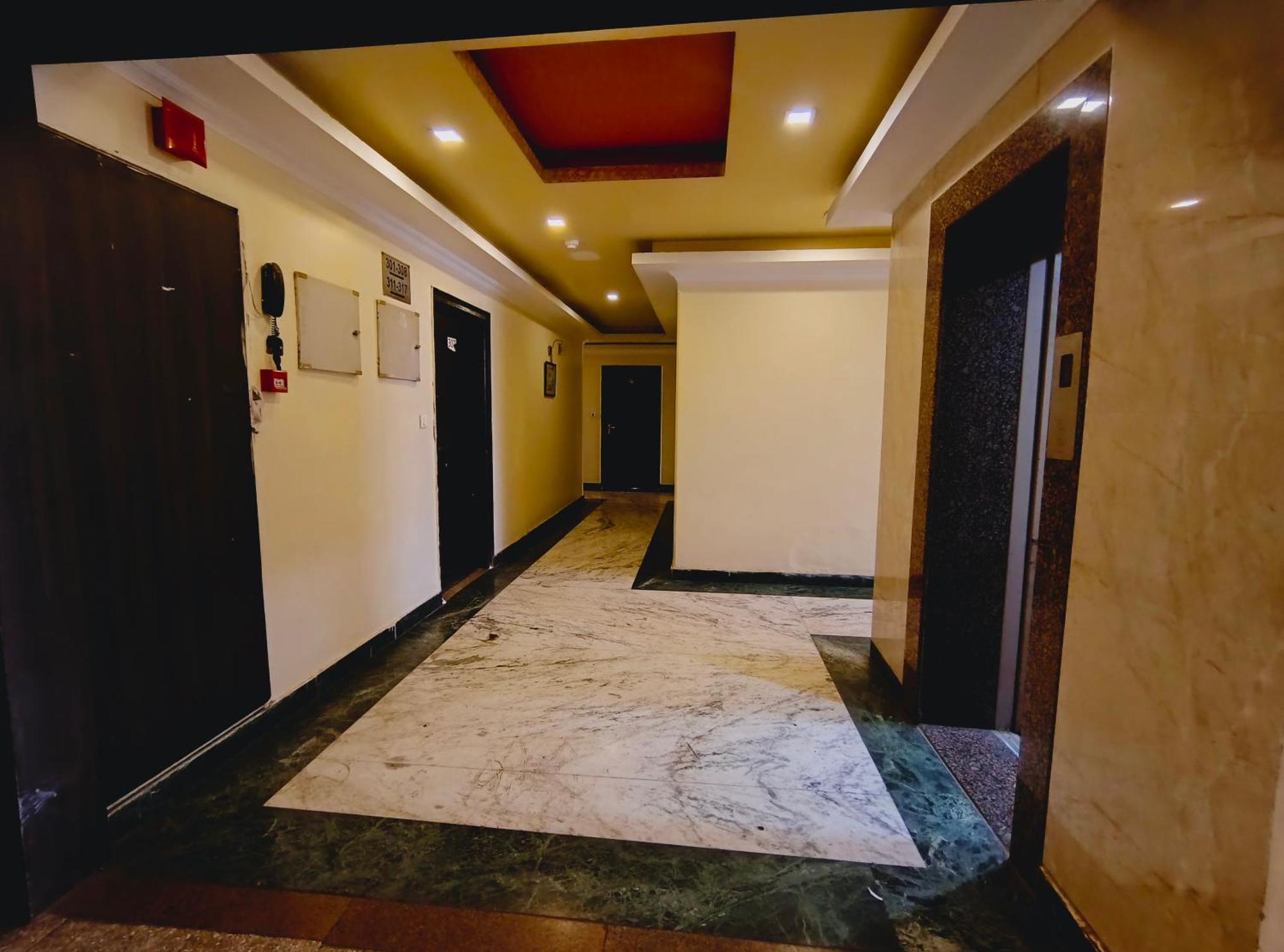 P Palace - Near Kashi Vishwanath Temple Varanasi Eksteriør bilde